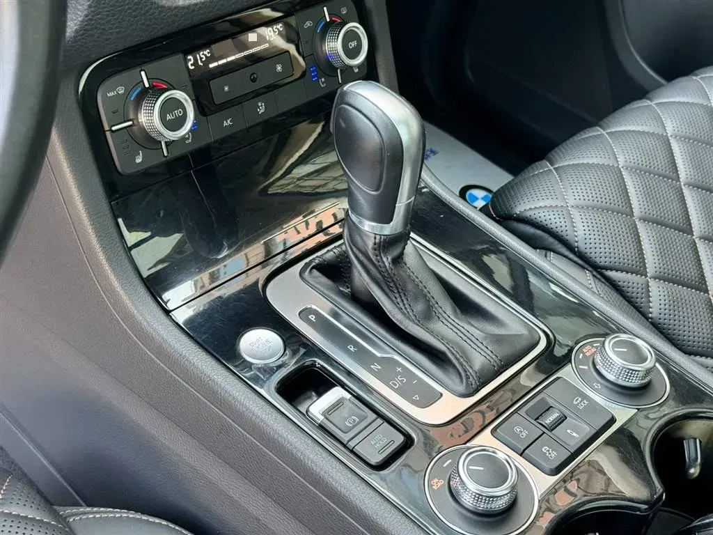 2017 Volkswagen Touareg 3.0T 320HP V6 8AT,autocango,china used car exporter,china ev exporter,chinese used car exporter,chinese used ev exporter