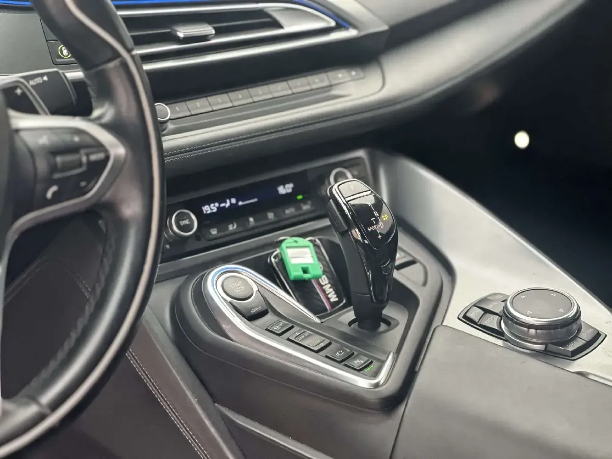 2014 BMW i8 1.5T 231HP L3 6AT PHEV 7.1KWH,autocango,china used car exporter,china ev exporter,chinese used car exporter,chinese used ev exporter