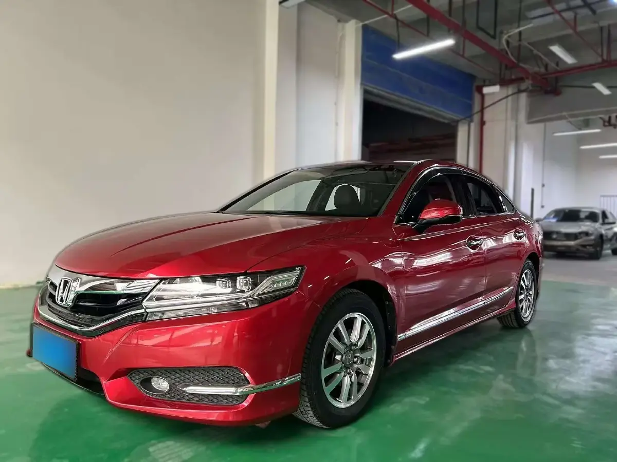 2015 Honda Spirior 2.0L 155HP L4 CVT