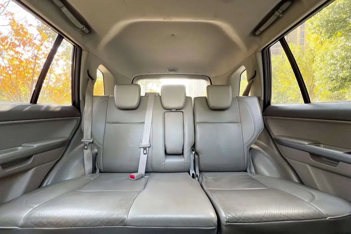 2012 Suzuki Grand Vitara 2.4L 166HP L4 5MT,autocango,china used car exporter,china ev exporter,chinese used car exporter,chinese used ev exporter