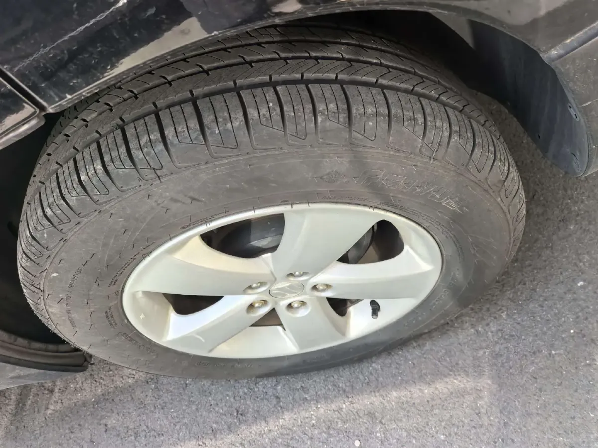 2012 Suzuki Grand Vitara 2.4L 166HP L4 5MT,autocango,china used car exporter,china ev exporter,chinese used car exporter,chinese used ev exporter