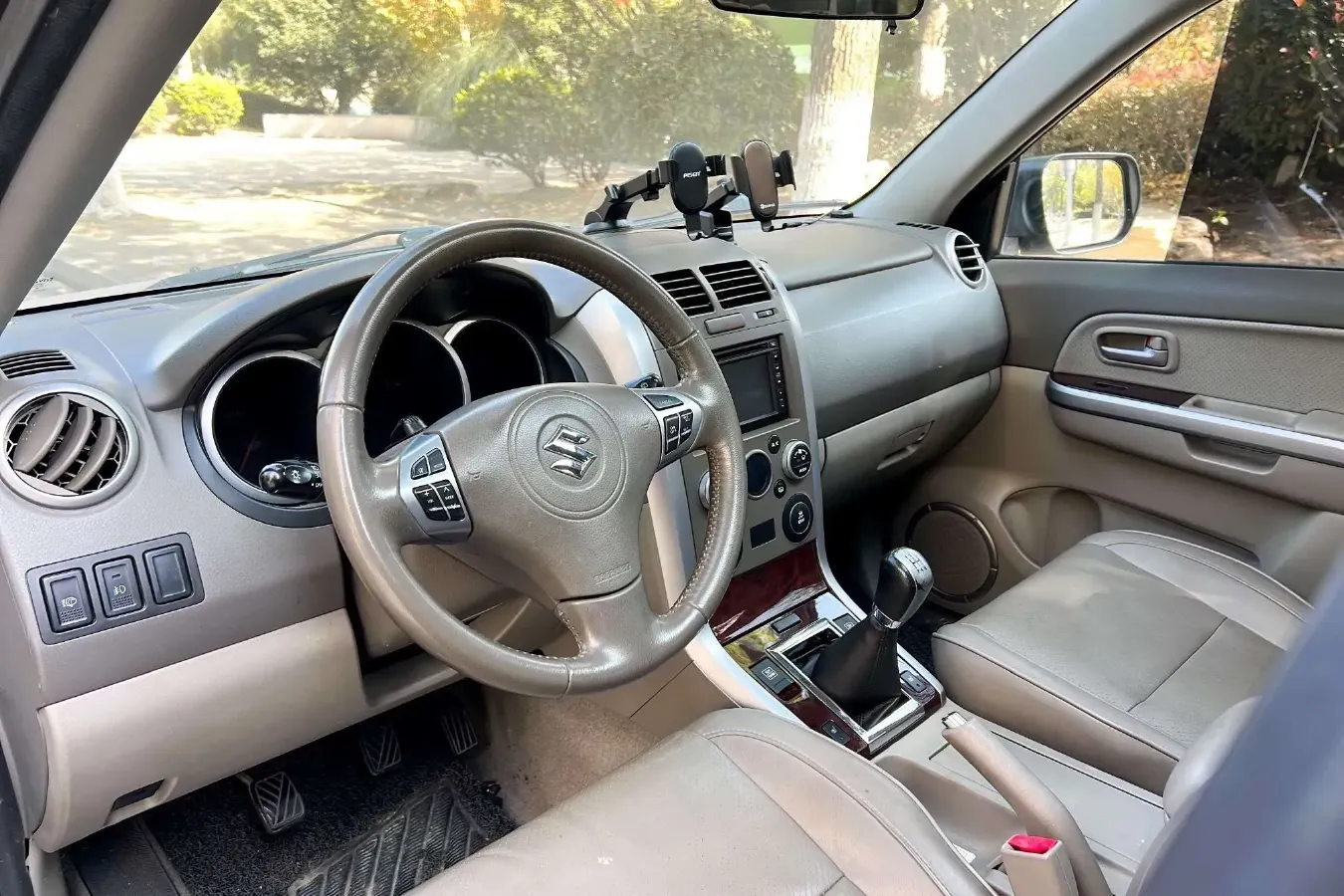 2012 Suzuki Grand Vitara 2.4L 166HP L4 5MT,autocango,china used car exporter,china ev exporter,chinese used car exporter,chinese used ev exporter