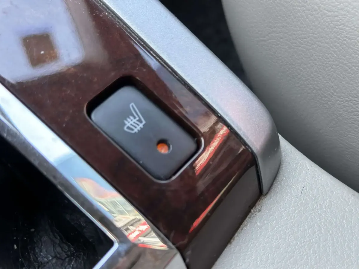 2012 Suzuki Grand Vitara 2.4L 166HP L4 5MT,autocango,china used car exporter,china ev exporter,chinese used car exporter,chinese used ev exporter