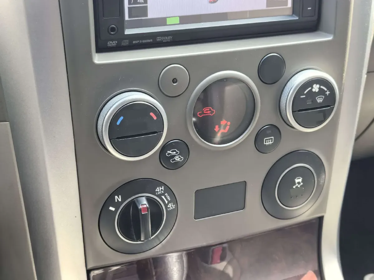 2012 Suzuki Grand Vitara 2.4L 166HP L4 5MT,autocango,china used car exporter,china ev exporter,chinese used car exporter,chinese used ev exporter