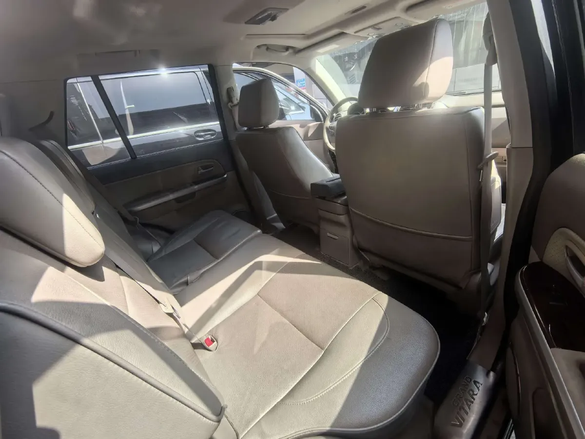 2012 Suzuki Grand Vitara 2.4L 166HP L4 5MT,autocango,china used car exporter,china ev exporter,chinese used car exporter,chinese used ev exporter