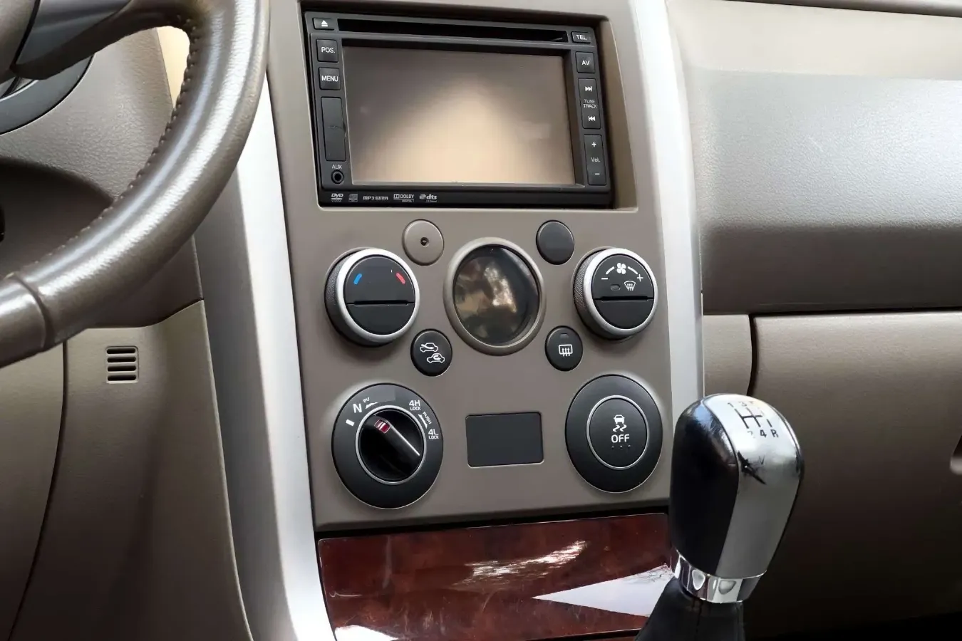 2012 Suzuki Grand Vitara 2.4L 166HP L4 5MT,autocango,china used car exporter,china ev exporter,chinese used car exporter,chinese used ev exporter