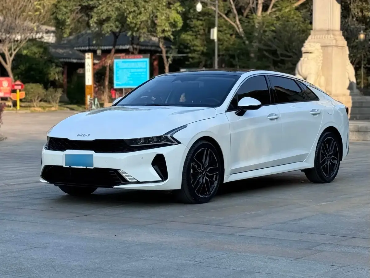 2021 Kia K5 2.0T 240HP L4 8AT