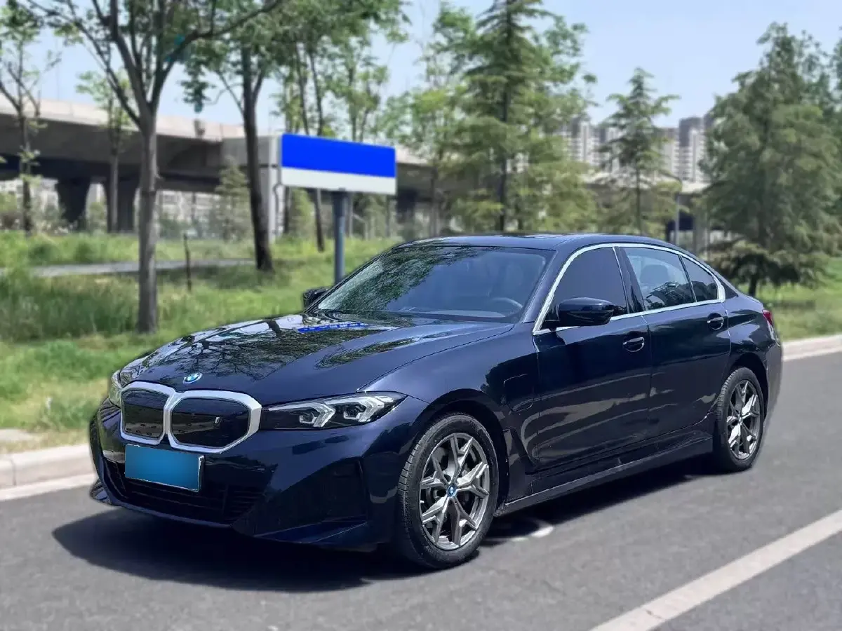 2022 BMW i3 BEV 70KWH