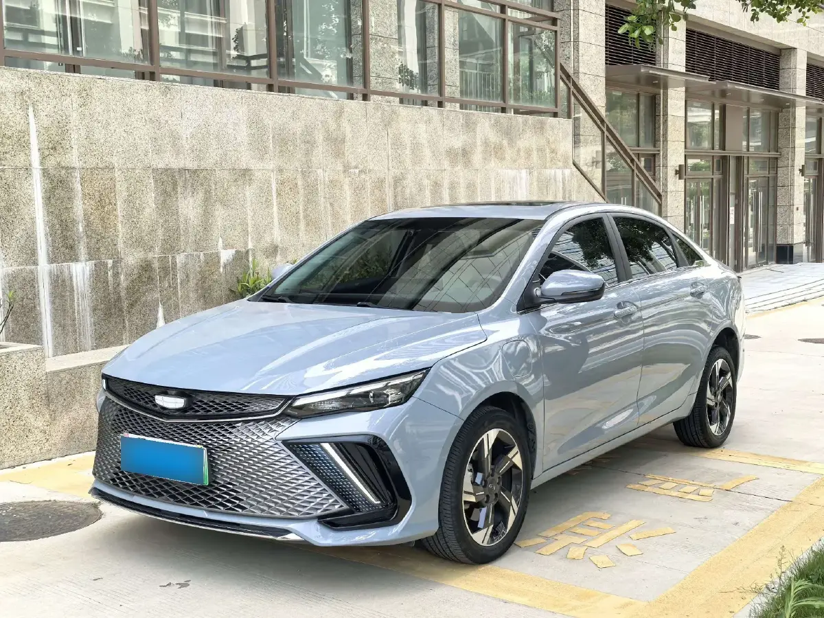 2022 Geely Emgrand L HiP 1.5T 181HP L4 3DHT PHEV 15.5KWH