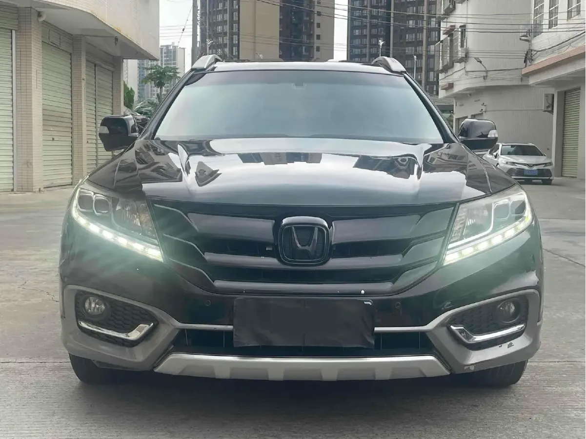 2014 Honda Crosstour 2.4L 197HP L4 5AT,autocango,china used car exporter,china ev exporter,chinese used car exporter,chinese used ev exporter
