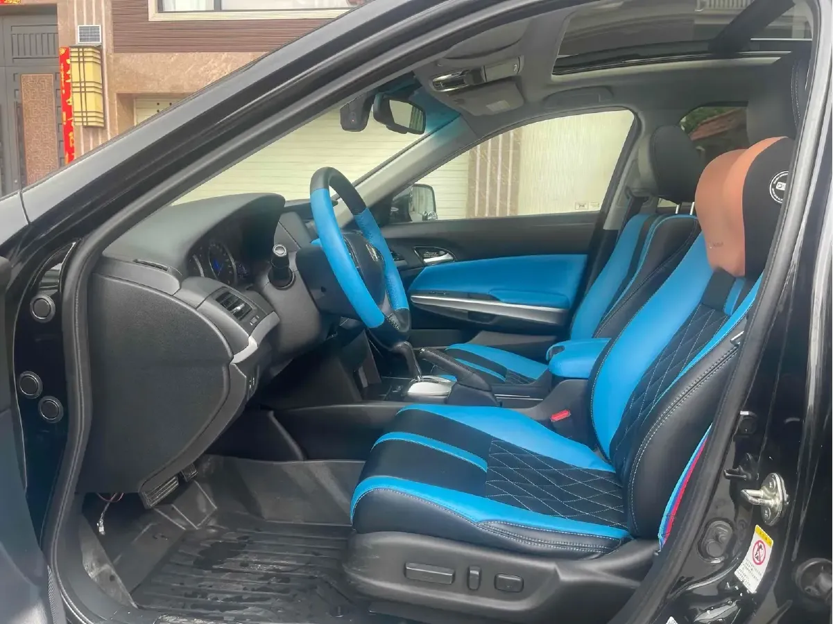 2014 Honda Crosstour 2.4L 197HP L4 5AT,autocango,china used car exporter,china ev exporter,chinese used car exporter,chinese used ev exporter