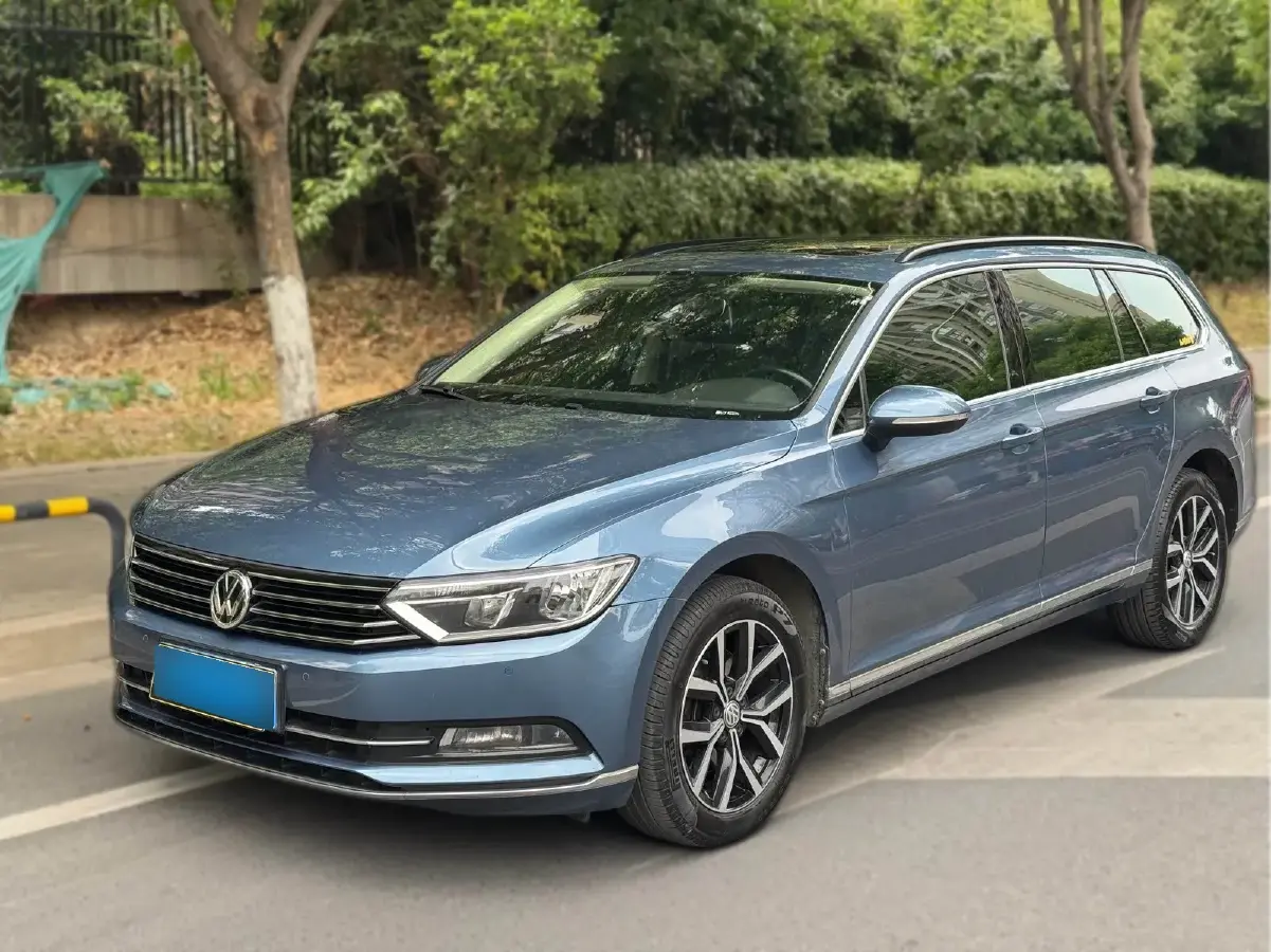 2018 Volkswagen Alltrack 2.0T 220HP L4 6DCT