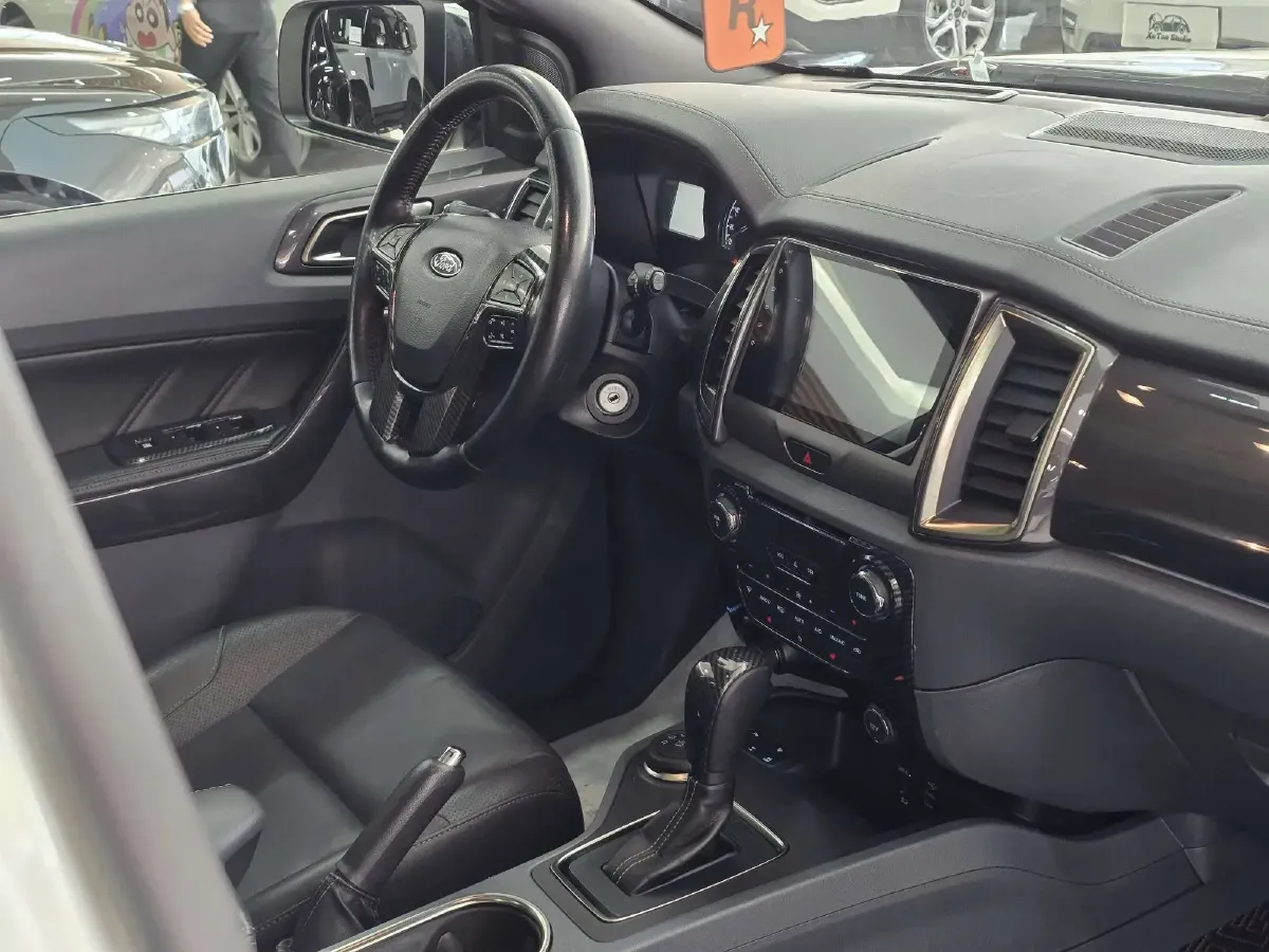 2016 Ford Everest 2.0T 245HP L4 6AT,autocango,china used car exporter,china ev exporter,chinese used car exporter,chinese used ev exporter