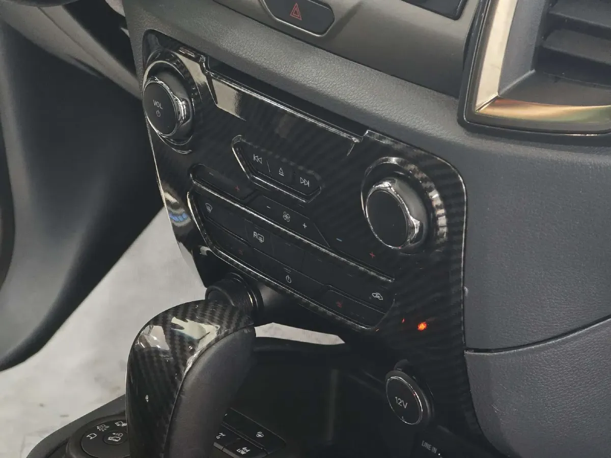 2016 Ford Everest 2.0T 245HP L4 6AT,autocango,china used car exporter,china ev exporter,chinese used car exporter,chinese used ev exporter