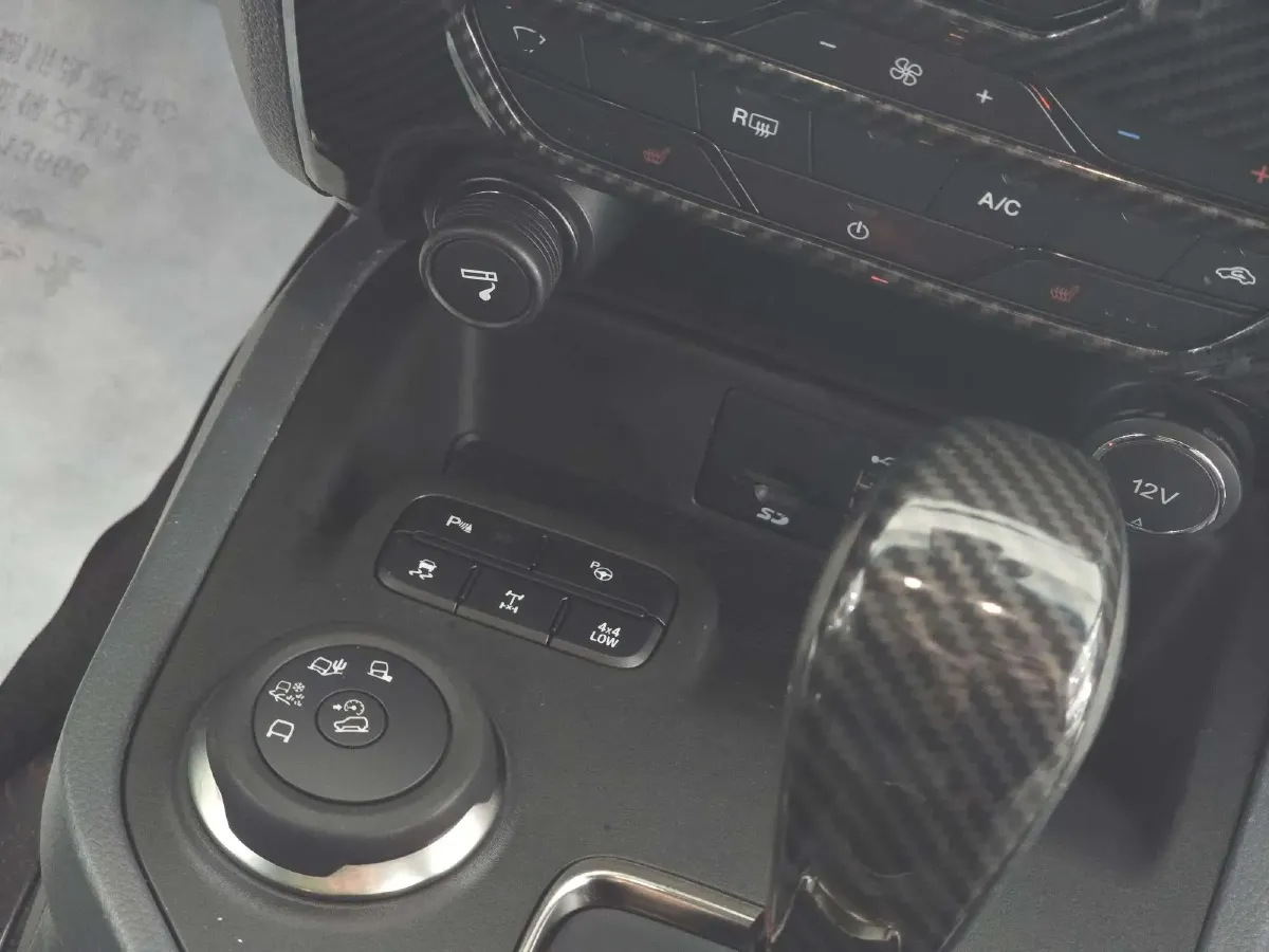 2016 Ford Everest 2.0T 245HP L4 6AT,autocango,china used car exporter,china ev exporter,chinese used car exporter,chinese used ev exporter