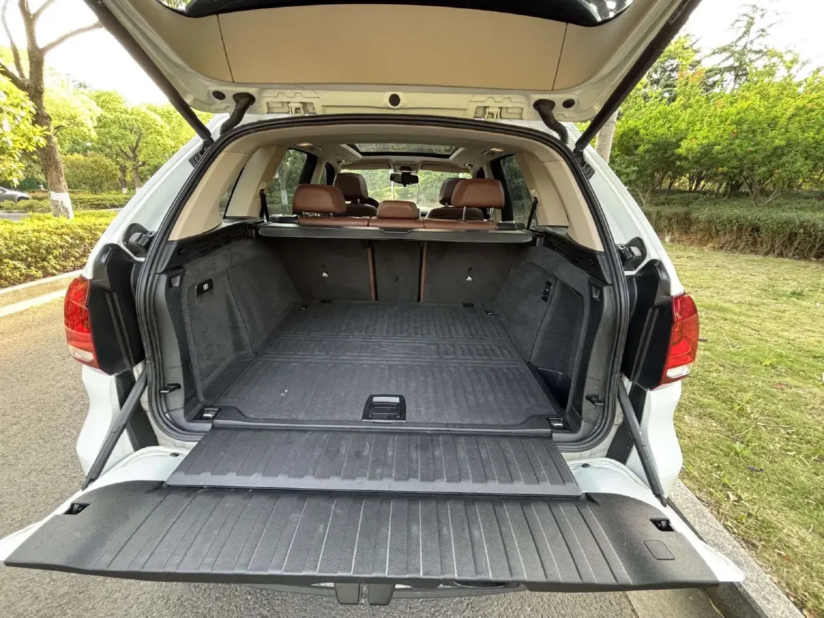 2014 BMW X5 3.0T 306HP L6 8AT,autocango,china used car exporter,china ev exporter,chinese used car exporter,chinese used ev exporter