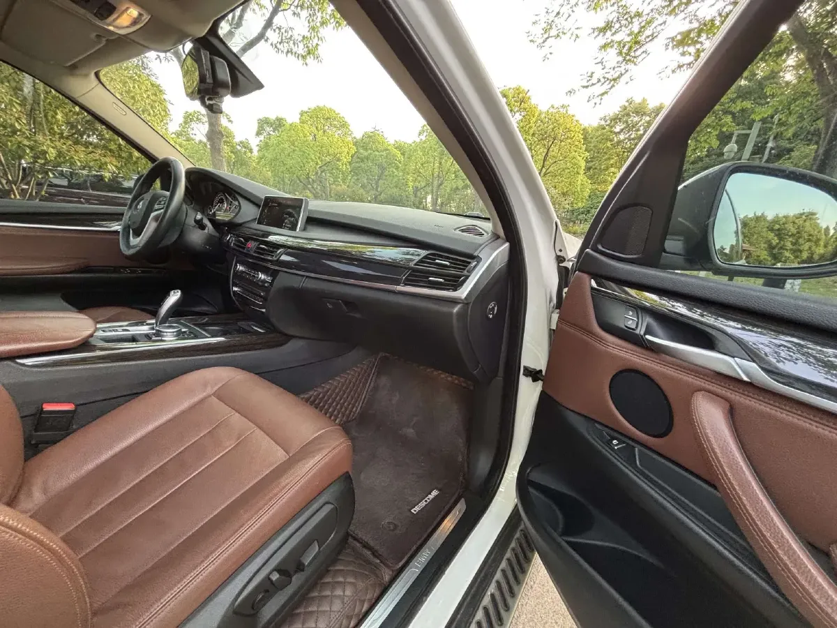 2014 BMW X5 3.0T 306HP L6 8AT,autocango,china used car exporter,china ev exporter,chinese used car exporter,chinese used ev exporter