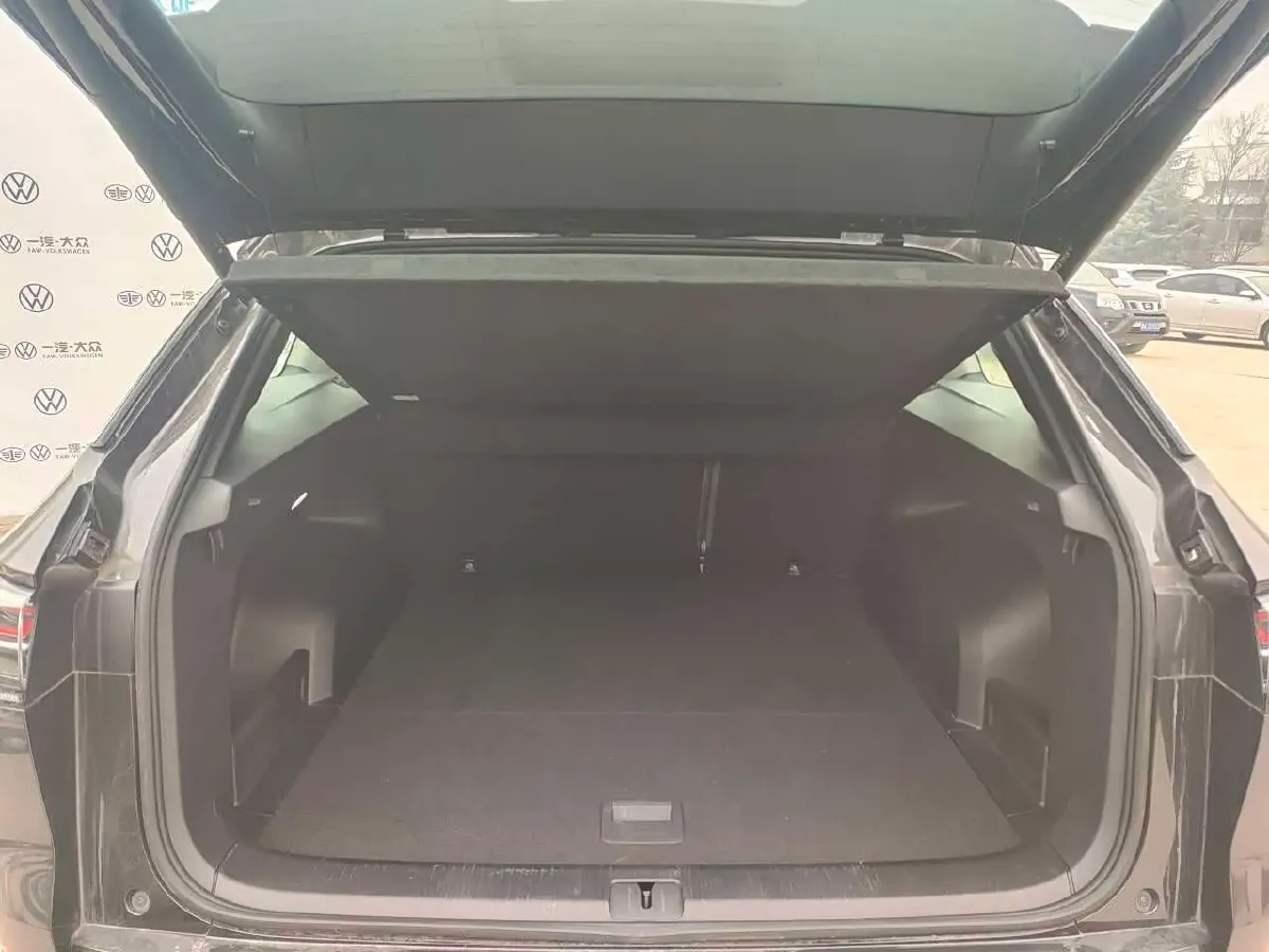 2023 Volkswagen Tavendor 2.0T 220HP L4 7DCT,autocango,china used car exporter,china ev exporter,chinese used car exporter,chinese used ev exporter