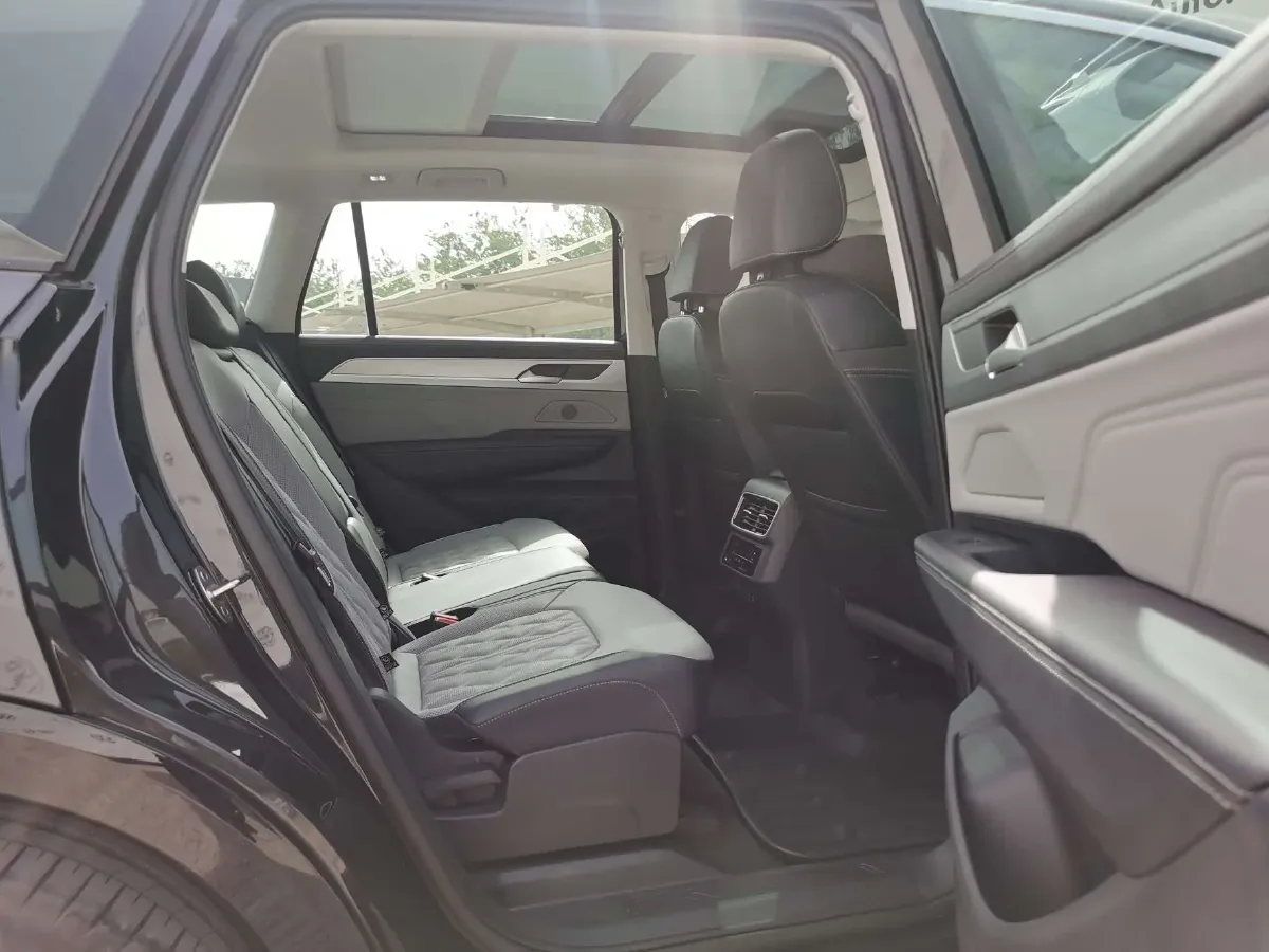 2023 Volkswagen Tavendor 2.0T 220HP L4 7DCT,autocango,china used car exporter,china ev exporter,chinese used car exporter,chinese used ev exporter