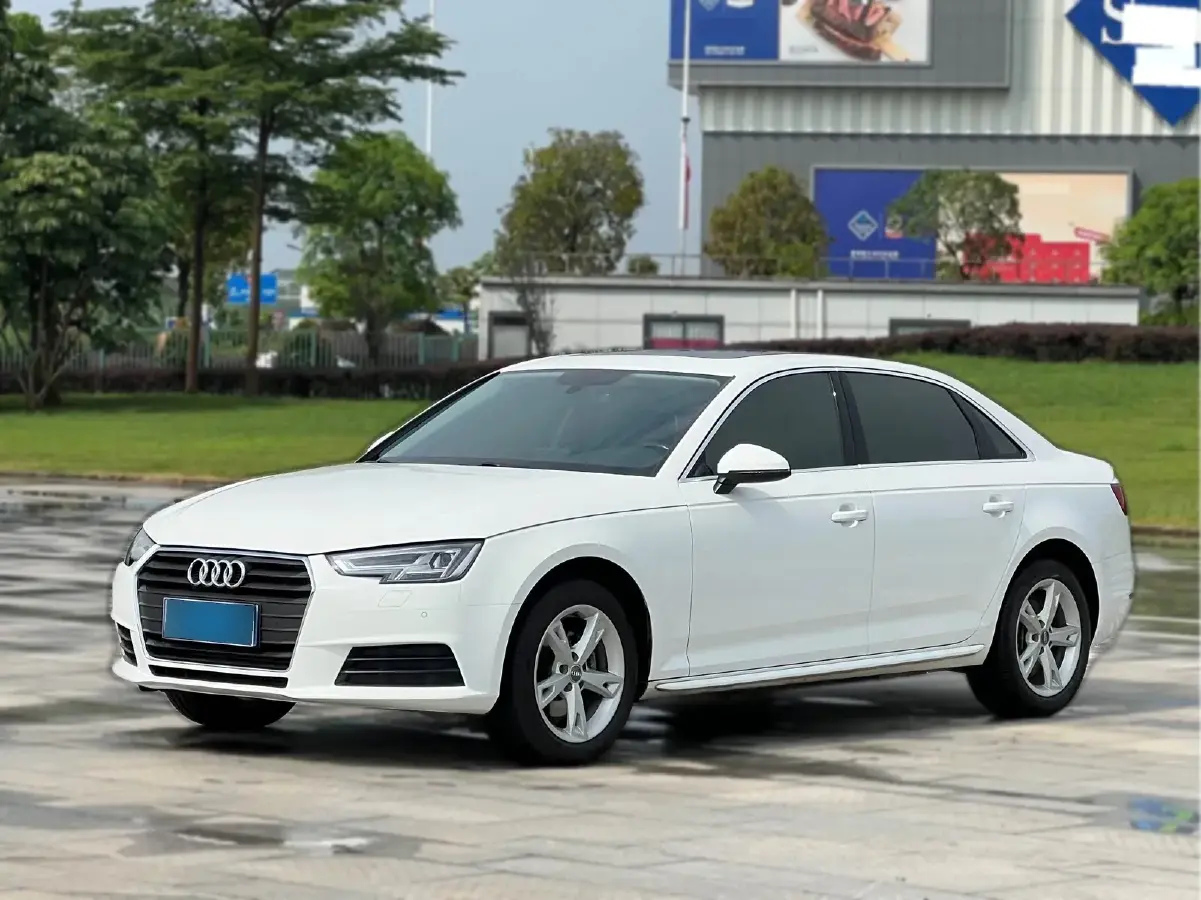 2017 Audi A4L 2.0T 190HP L4 7DCT