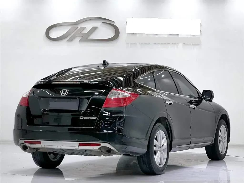 2014 Honda Crosstour 2.4L 197HP L4 5AT,autocango,china used car exporter,china ev exporter,chinese used car exporter,chinese used ev exporter