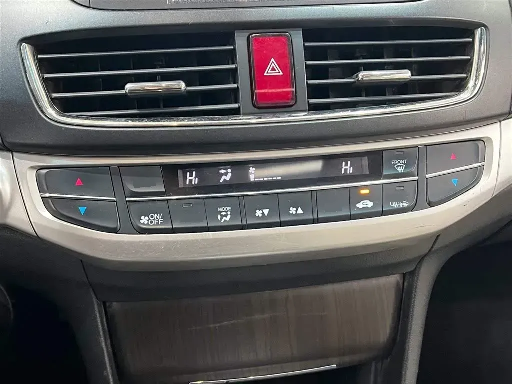 2014 Honda Crosstour 2.4L 197HP L4 5AT,autocango,china used car exporter,china ev exporter,chinese used car exporter,chinese used ev exporter