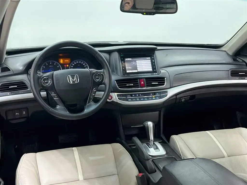 2014 Honda Crosstour 2.4L 197HP L4 5AT,autocango,china used car exporter,china ev exporter,chinese used car exporter,chinese used ev exporter