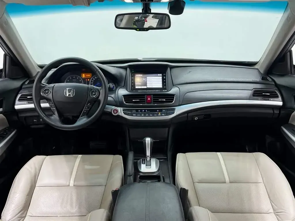 2014 Honda Crosstour 2.4L 197HP L4 5AT,autocango,china used car exporter,china ev exporter,chinese used car exporter,chinese used ev exporter