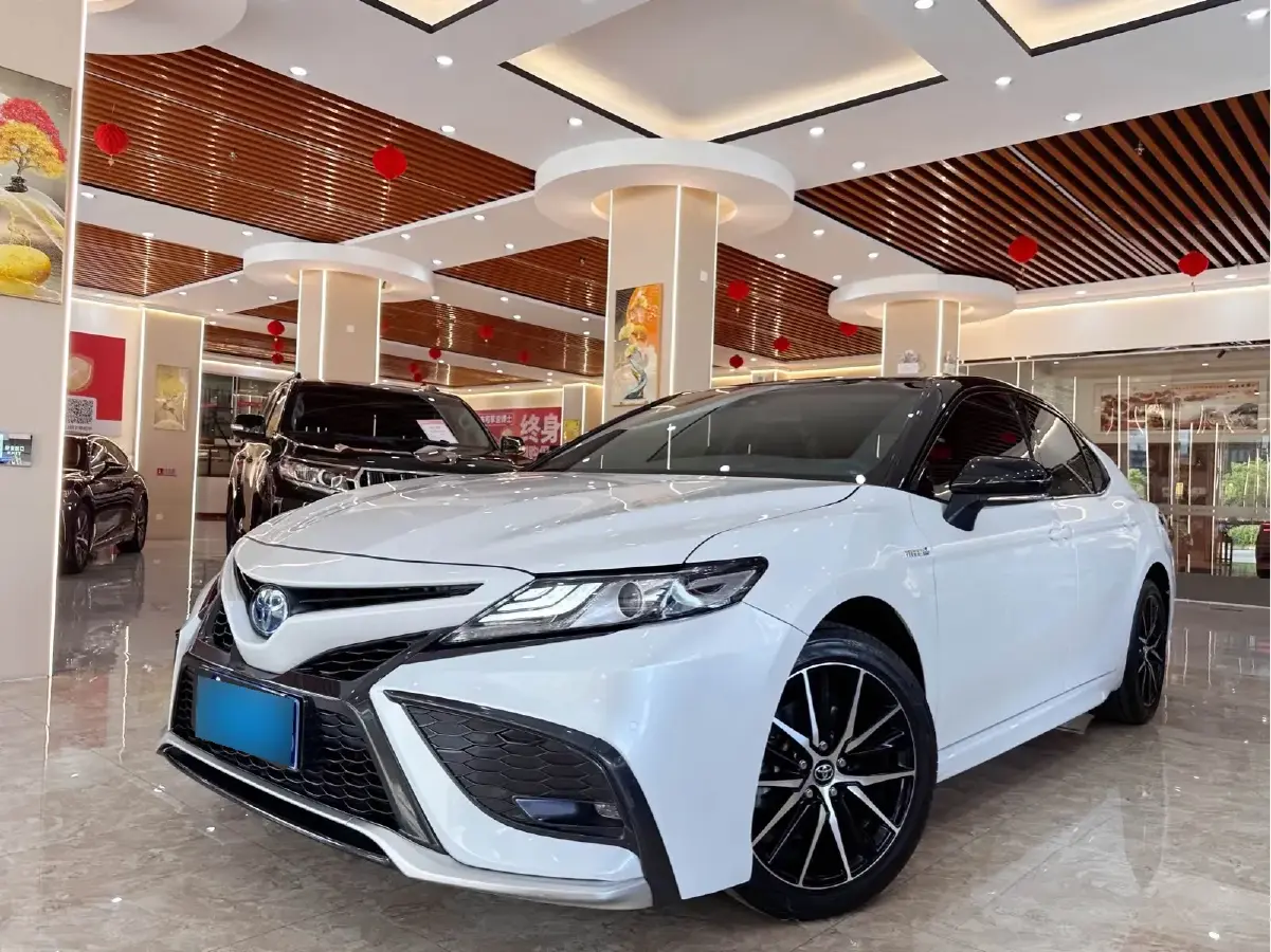 2023 Toyota Camry 2.5L 178HP L4 E-CVT Hybrid