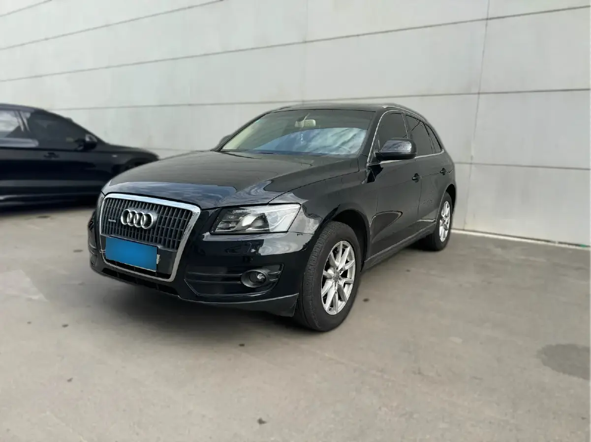 2012 Audi Q5 2.0T 211HP L4 8AT