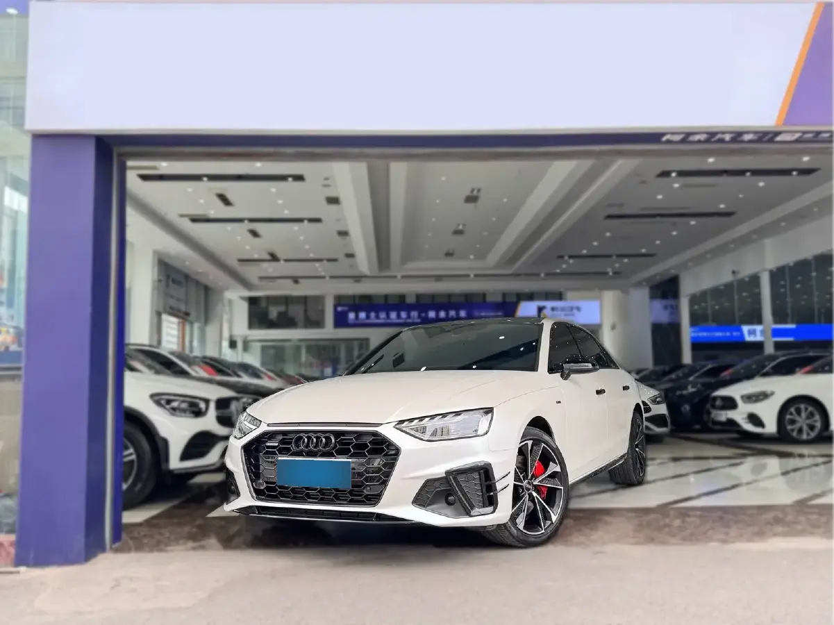 2023 Audi A4L 2.0T 190HP L4 7DCT