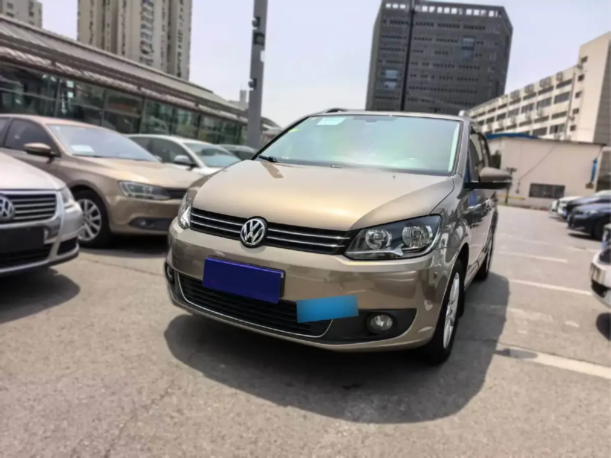 2015 Volkswagen Touran 1.4T 131HP L4 7DCT