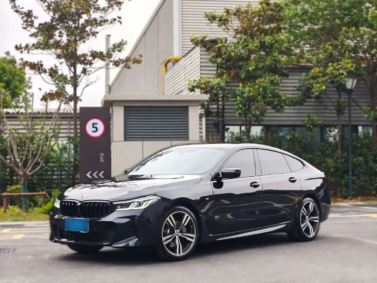 2022 BMW 6 Series GT 2.0T 245HP L4 8AT