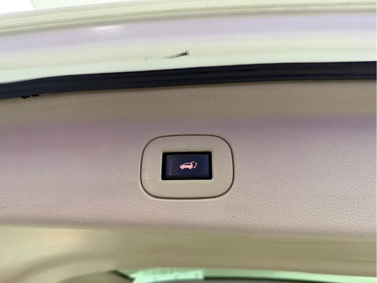 2015 Nissan Quest 3.5L 277HP V6 CVT,autocango,china used car exporter,china ev exporter,chinese used car exporter,chinese used ev exporter