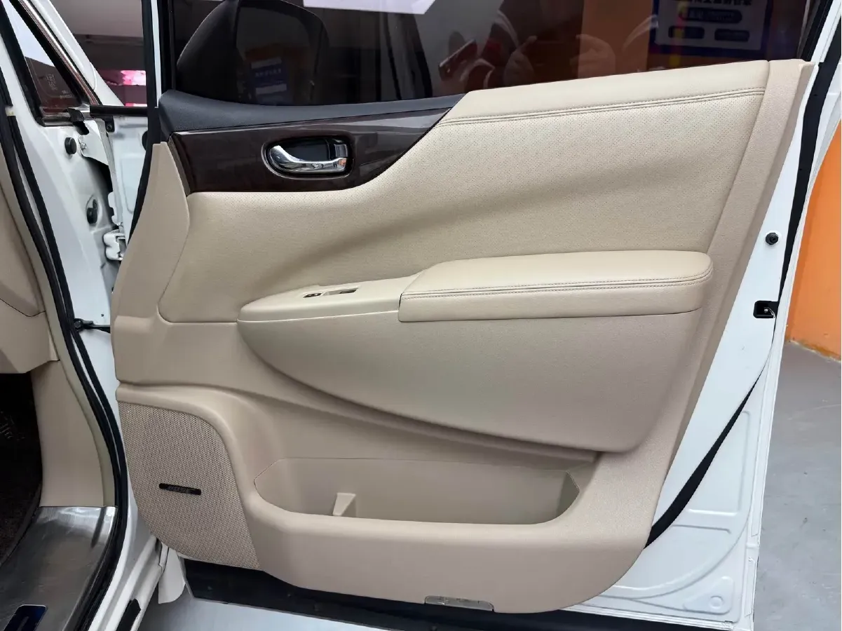 2015 Nissan Quest 3.5L 277HP V6 CVT,autocango,china used car exporter,china ev exporter,chinese used car exporter,chinese used ev exporter