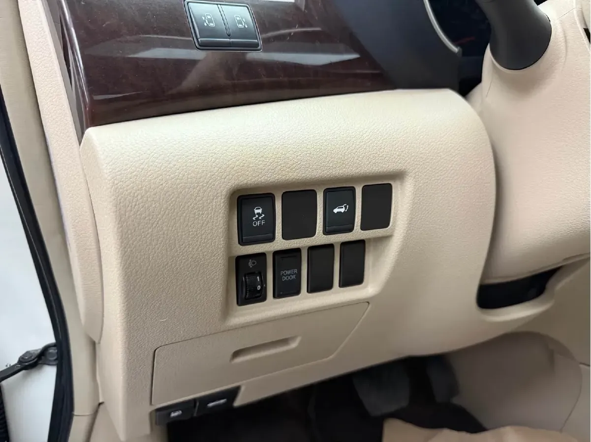 2015 Nissan Quest 3.5L 277HP V6 CVT,autocango,china used car exporter,china ev exporter,chinese used car exporter,chinese used ev exporter