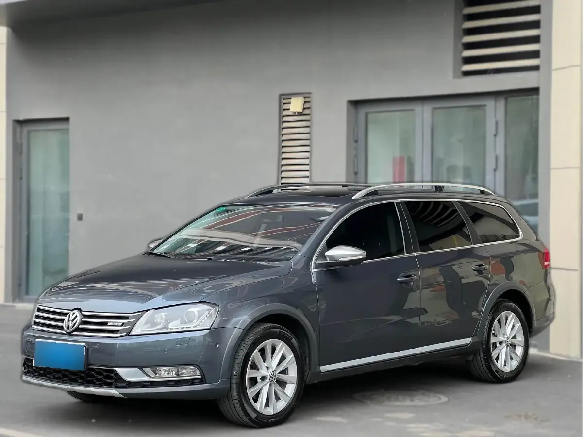 2012 Volkswagen Magotan 2.0T 211HP L4 6DCT