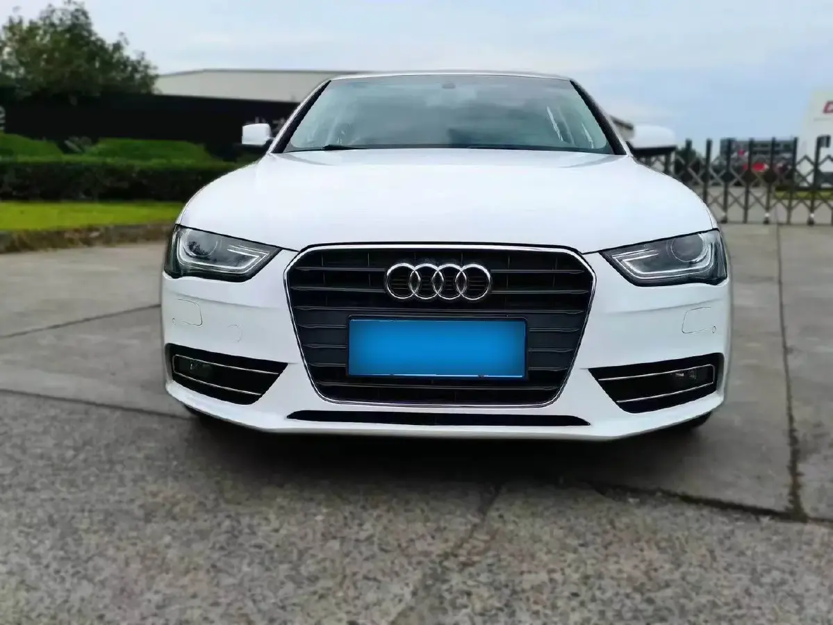 2013 Audi A4L 2.0T 180HP L4 CVT