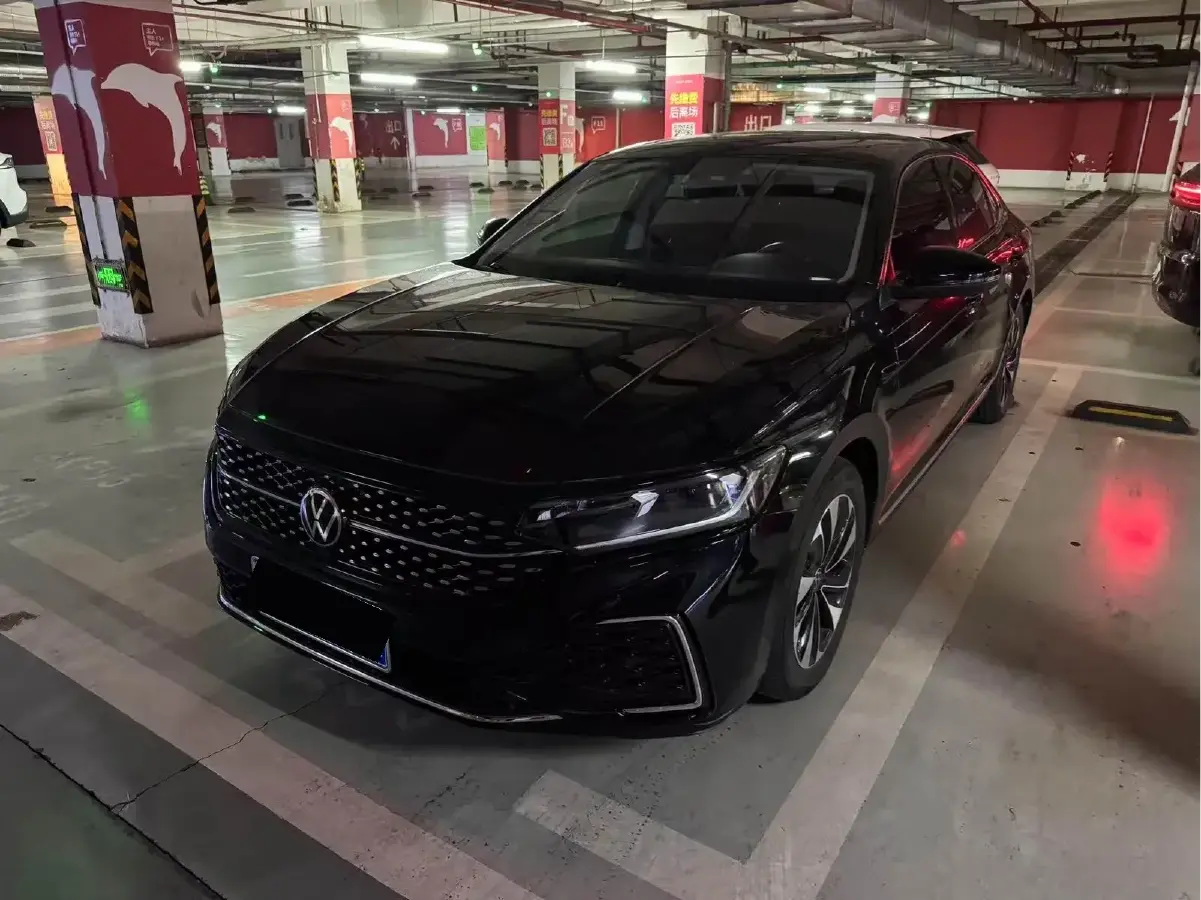 2022 Volkswagen Passat 2.0T 186HP L4 7DCT