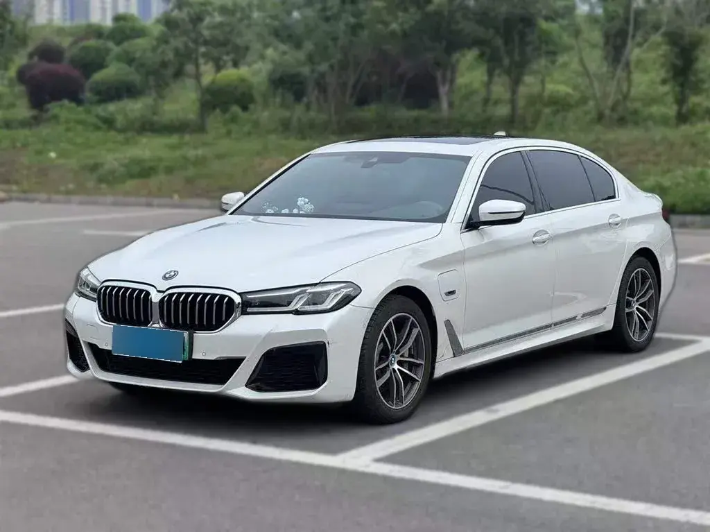 2022 BMW 5 Series 2.0T 184HP L4 8AT PHEV 17.7KWH