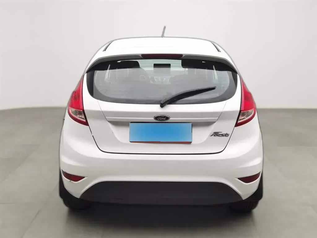 2013 Ford Fiesta 1.5L 110HP L4 5MT,autocango,china used car exporter,china ev exporter,chinese used car exporter,chinese used ev exporter