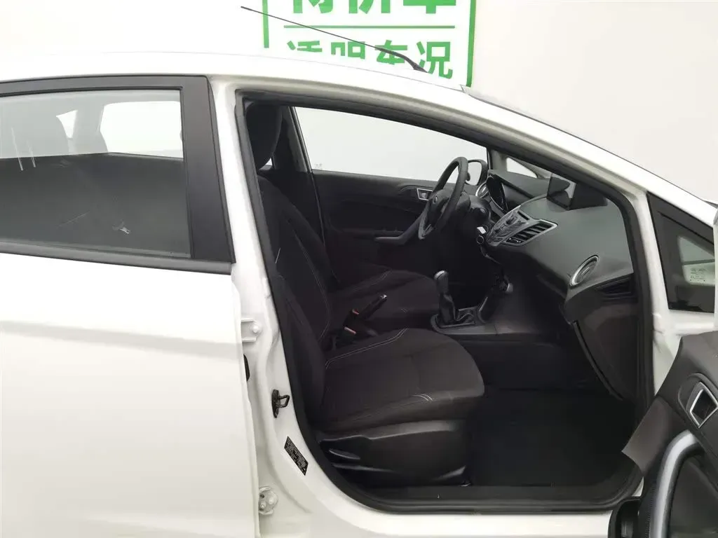 2013 Ford Fiesta 1.5L 110HP L4 5MT,autocango,china used car exporter,china ev exporter,chinese used car exporter,chinese used ev exporter
