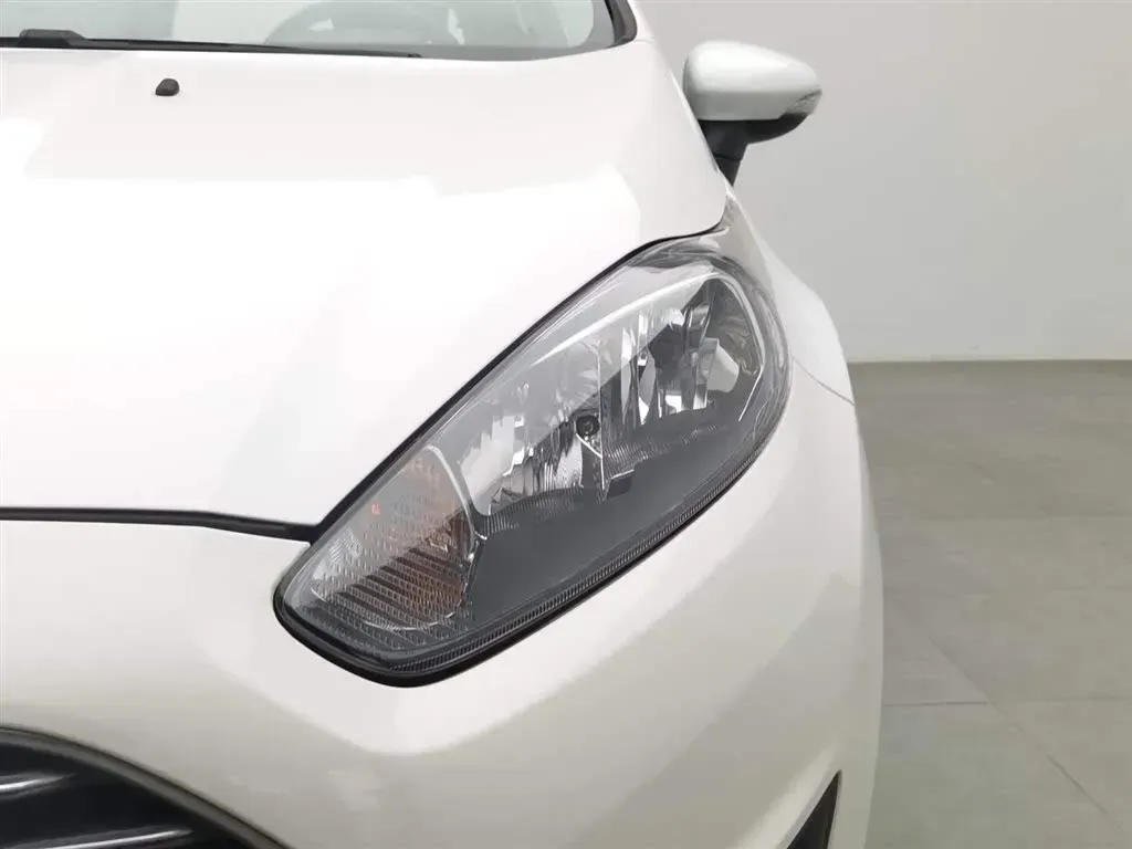 2013 Ford Fiesta 1.5L 110HP L4 5MT,autocango,china used car exporter,china ev exporter,chinese used car exporter,chinese used ev exporter