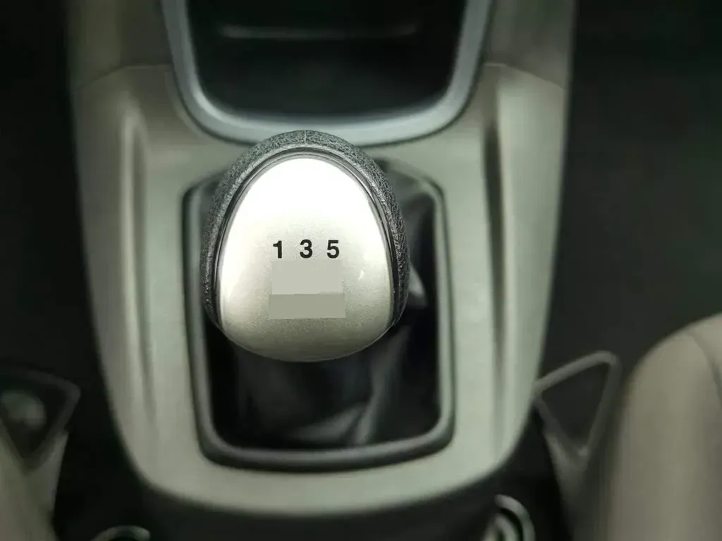 2013 Ford Fiesta 1.5L 110HP L4 5MT,autocango,china used car exporter,china ev exporter,chinese used car exporter,chinese used ev exporter