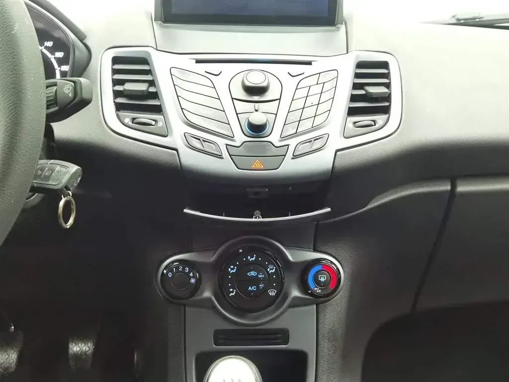 2013 Ford Fiesta 1.5L 110HP L4 5MT,autocango,china used car exporter,china ev exporter,chinese used car exporter,chinese used ev exporter