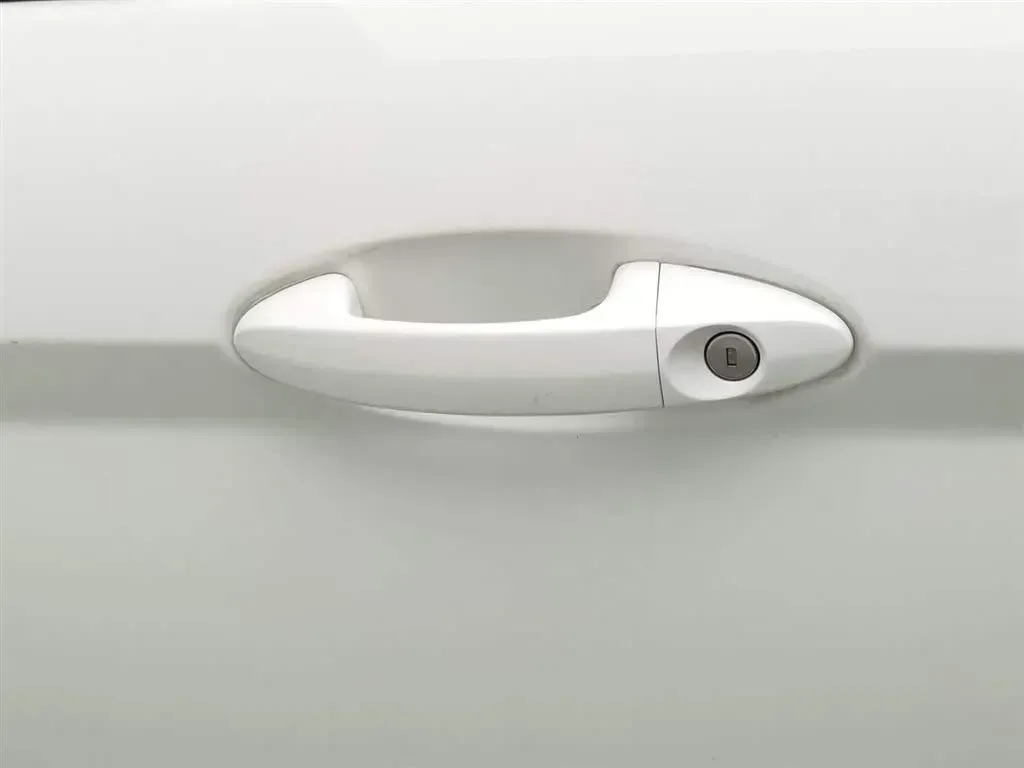 2013 Ford Fiesta 1.5L 110HP L4 5MT,autocango,china used car exporter,china ev exporter,chinese used car exporter,chinese used ev exporter