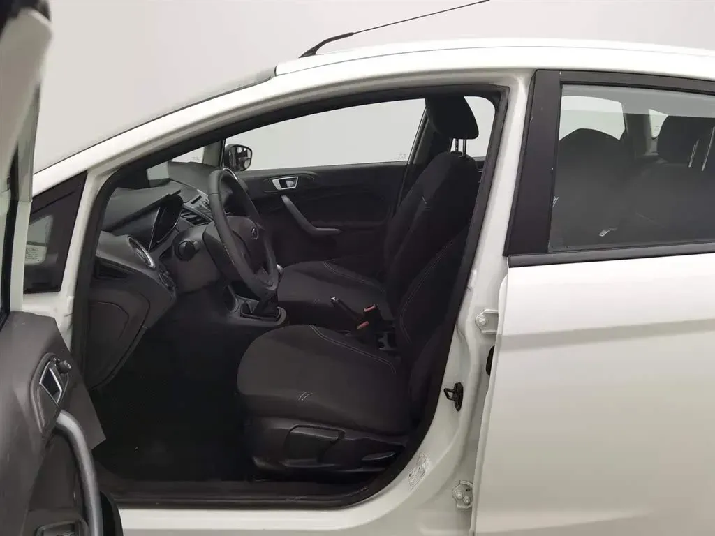 2013 Ford Fiesta 1.5L 110HP L4 5MT,autocango,china used car exporter,china ev exporter,chinese used car exporter,chinese used ev exporter