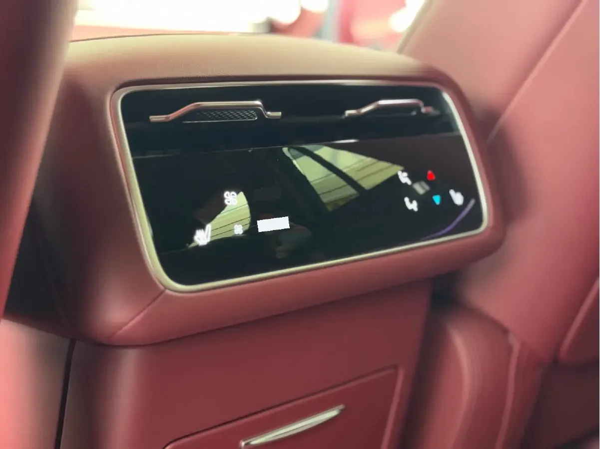 2024 Tank 700 3.0T 360HP V6 9AT PHEV 37.1KWH,autocango,china used car exporter,china ev exporter,chinese used car exporter,chinese used ev exporter