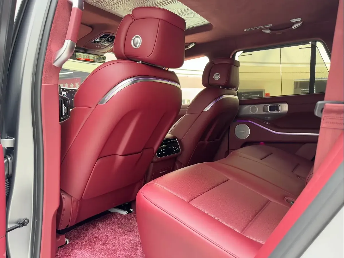 2024 Tank 700 3.0T 360HP V6 9AT PHEV 37.1KWH,autocango,china used car exporter,china ev exporter,chinese used car exporter,chinese used ev exporter