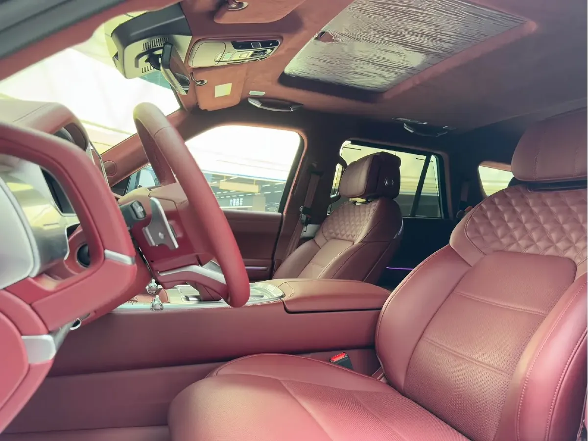 2024 Tank 700 3.0T 360HP V6 9AT PHEV 37.1KWH,autocango,china used car exporter,china ev exporter,chinese used car exporter,chinese used ev exporter